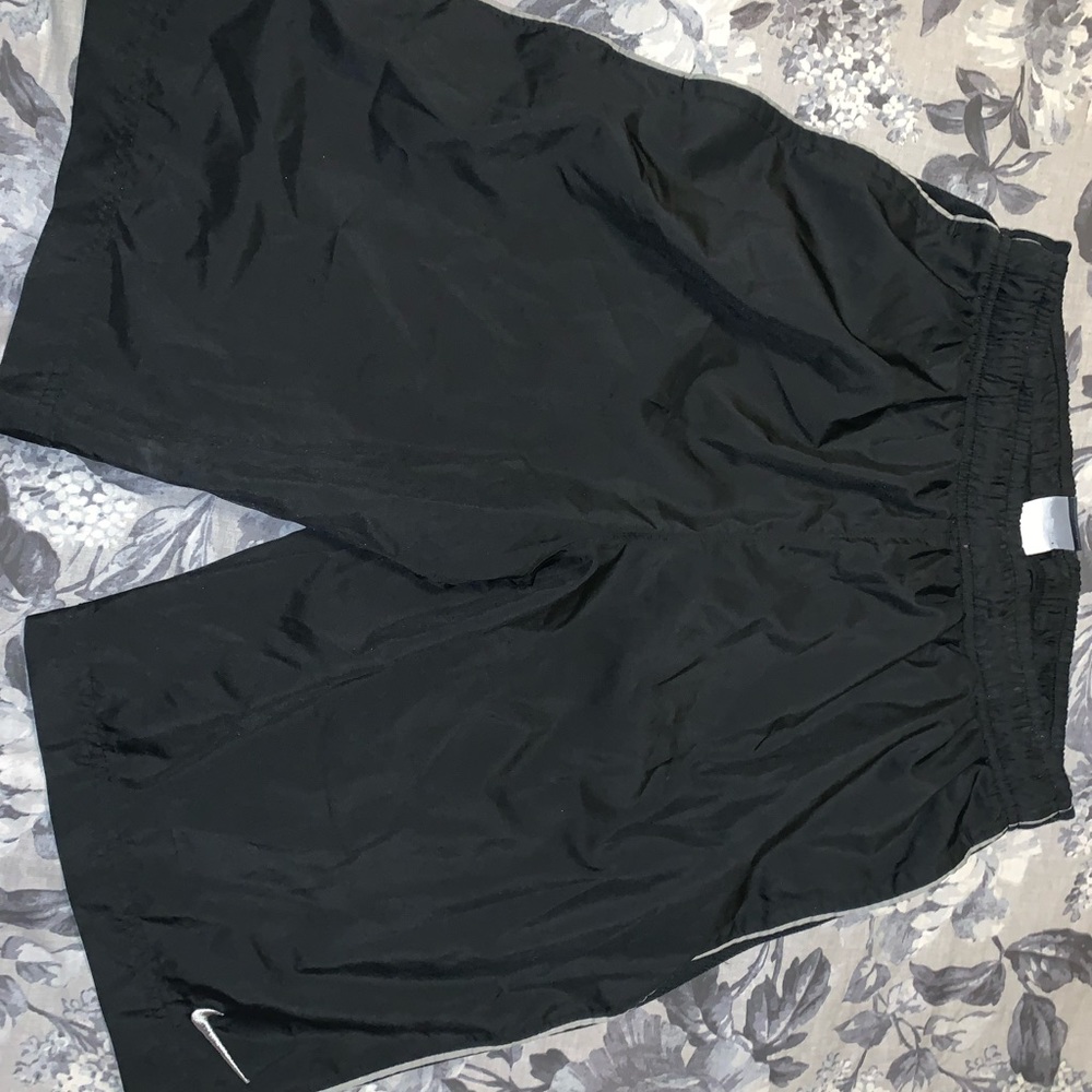 Men’s Size Large Nike Legacy Woven Shorts